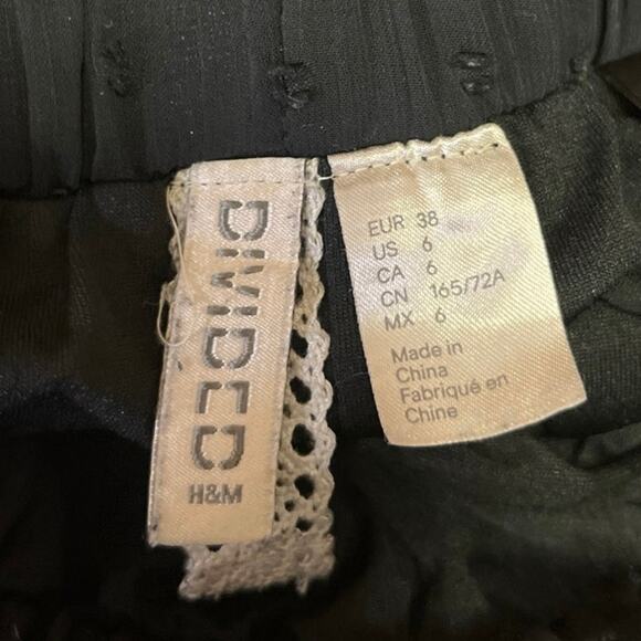 H&M Divided Black Polka Swiss Dot Pleated Chiffon Pull-On Mini A-Line Skirt Sz 6 - Picture 4 of 5